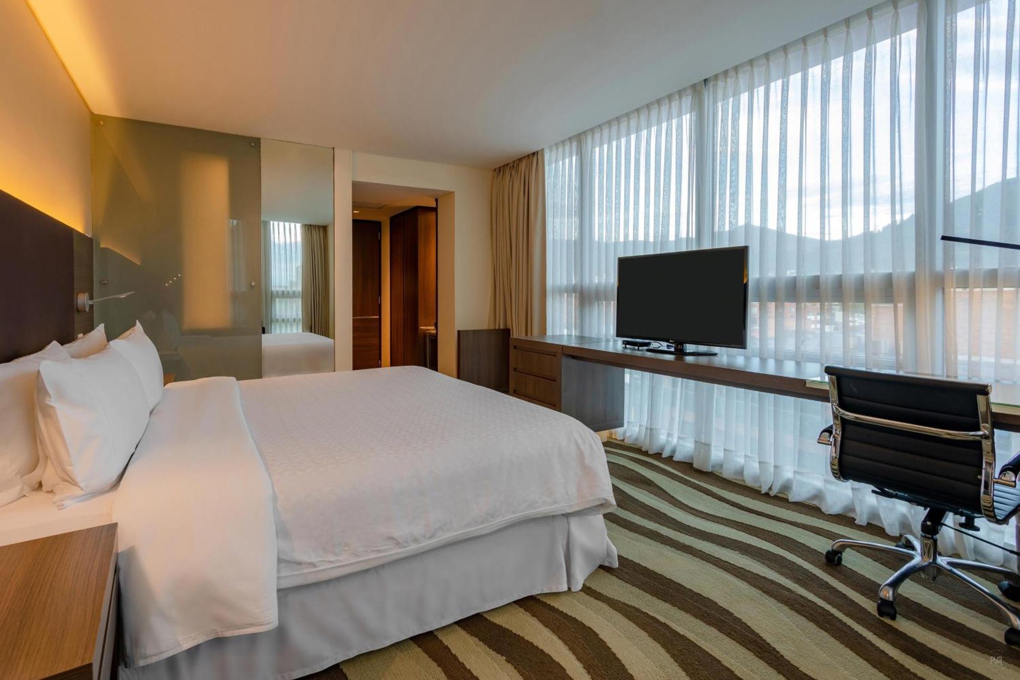 Four Points By Sheraton Bogota Exterior photo